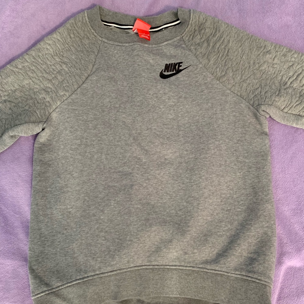 Gray Nike Crewneck!